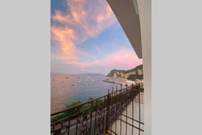 Casa di charme panoramica a Capri sulla spiaggia. Capri